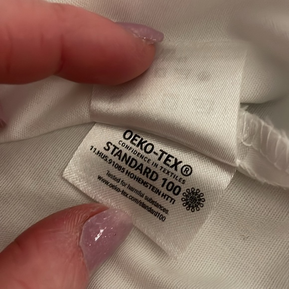 Used White Van Heusen The Aviator Women’s shirt size 8 button down. 2 available - Picture 6 of 8